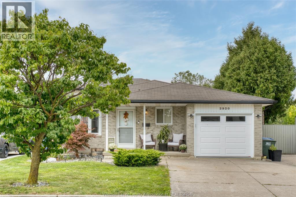 2920 ROBILLARD CRESCENT