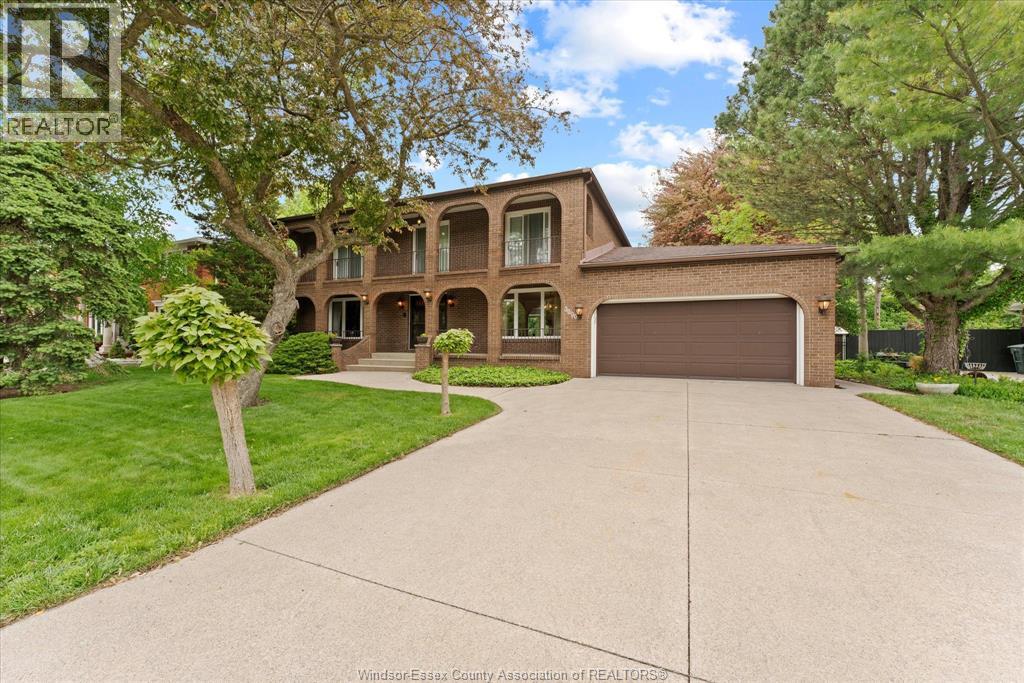 3696 Huntington AVENUE