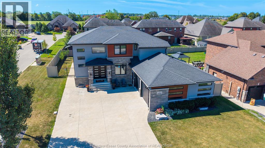 1140 REGENCY CRESCENT